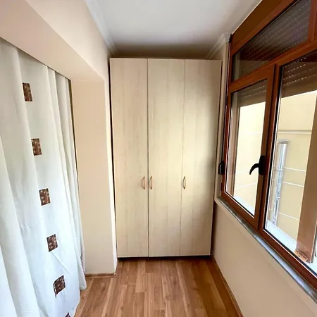 Apartament Skanderbeg Square 02 *
