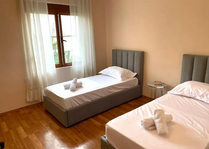 Skanderbeg Square 02 Tirana