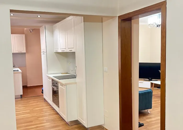 Apartament Skanderbeg Square 02 *